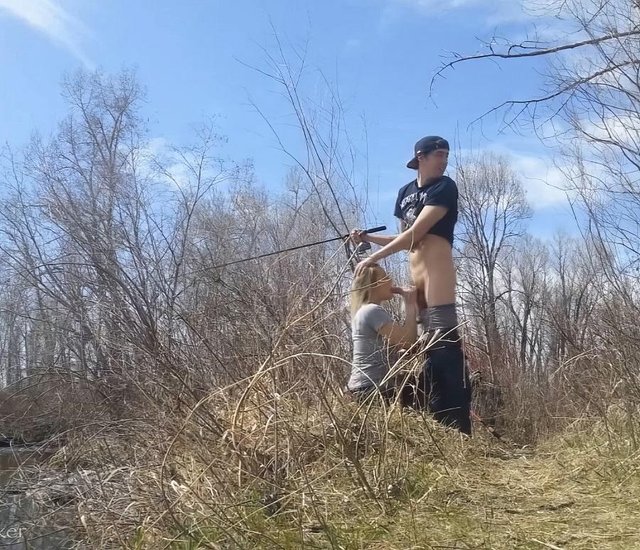 Outdoor Blowjob While Fishing On The Lake 18