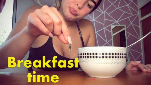 Breakfast Time - Giantess Gabriela 1