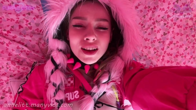 [ManyVids com] Purple Bitch Annelitt Two girls getting anal fucked in playhouse 21