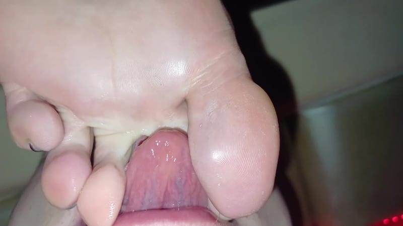 Adele - Inserting Her Toenails Into Peehole And Eating Cum Off Her Soles 5