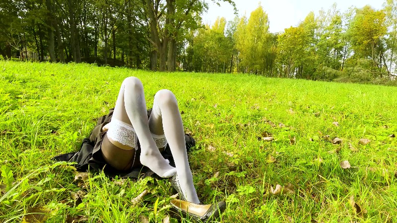 LemonGoldTrampling - The Girl Walks, The Slave Cleans The Shoes With His Tongue 1