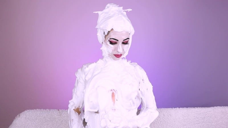 Lia Lennice Hot Geisha Serves you with Foamy Body 2