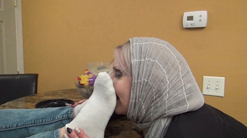 Muslim Girl Has A Secret Fetish 13