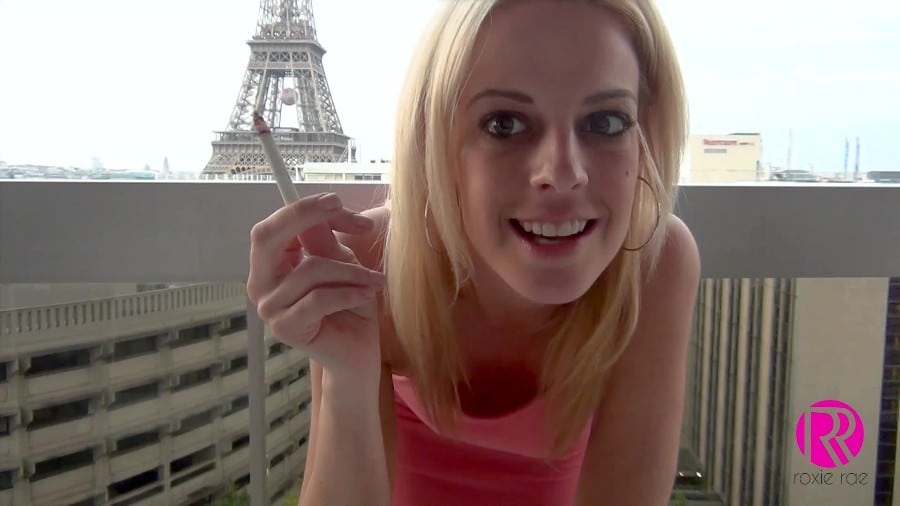 [VNARoxieRae] 22 07 07 Candid Smoking In Paris France FullHD 2