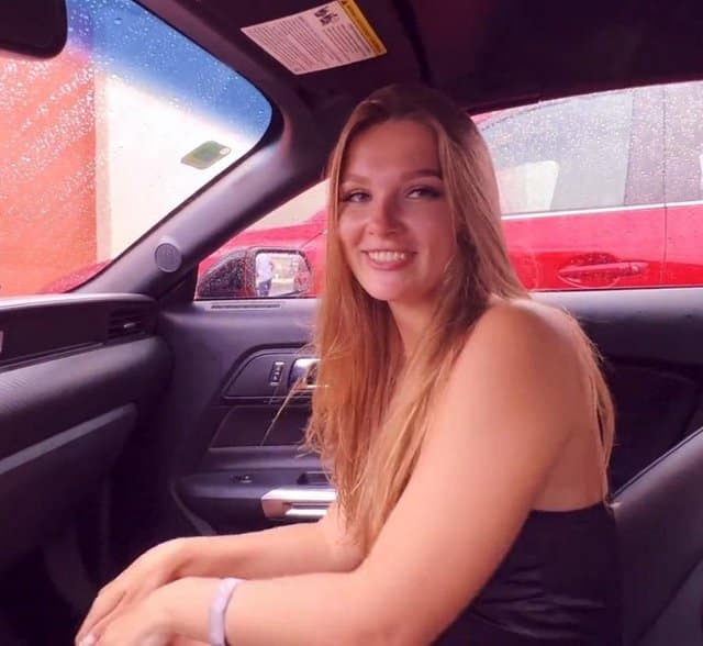 Ellie Moore Public Blowjob In The Car 16