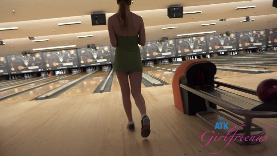 [ATKGirlfriends] 25-02- 08 Fiona Peaches Bowling 1 4k/1080p 12