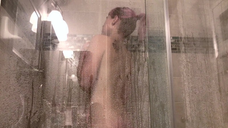 ohhaikitty through the shower glass 2