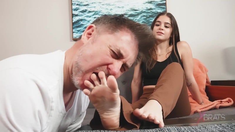 Bratty Foot Girls - Queen Dalvina - From Alpha To Beta 5 19