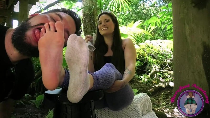 Dacey Harlot - Creekside Foot Worship - BarefootAcademy, ManyVids 2