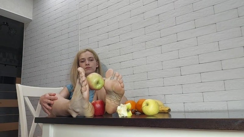 OurPrincessAurora - Paying For The Pleasure Of Cute Feet Is Now Your Purpose - ManyVids 1