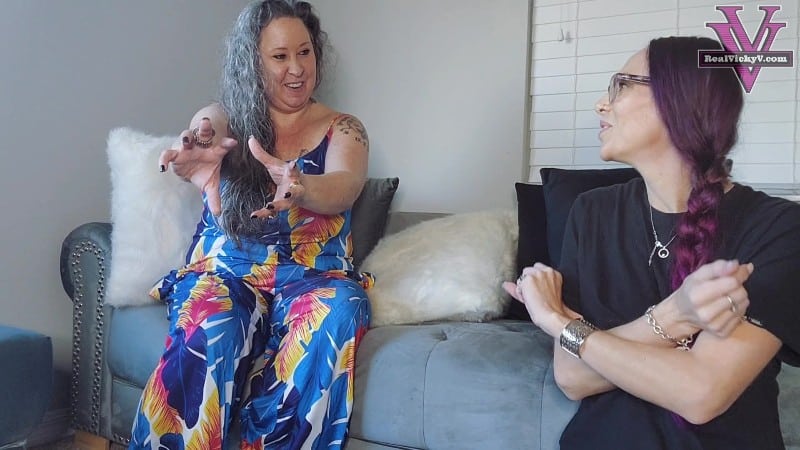 Vicky Vixxx Fetish - Vicky and Stacy tickling you with fingers and toes 2