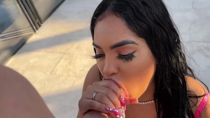 J Mac Big Butt Latina Goldendoll06 Is Stunning and Looking Hot as Hell Outside in Her Sexy Pink Ling 2