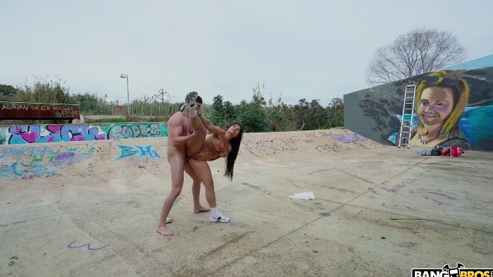 [PublicBang] Alexis Doll - Alexis Likes Oily Anal (2025-05-23) [1080p Hevc] 5