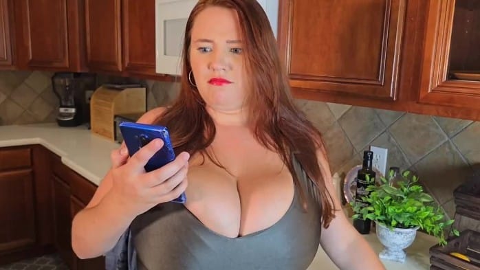 Annabelle Rogers - Lonely Mommy Seduces Son With Finding Out His Fetishes (720p) 6