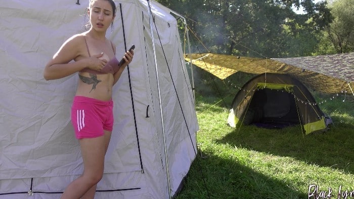 [Manyvids] Black Lynn - Risky Camping Masturbation 1