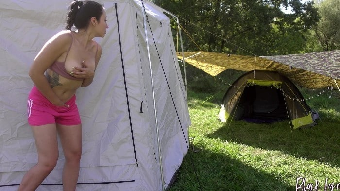 [Manyvids] Black Lynn - Risky Camping Masturbation 3