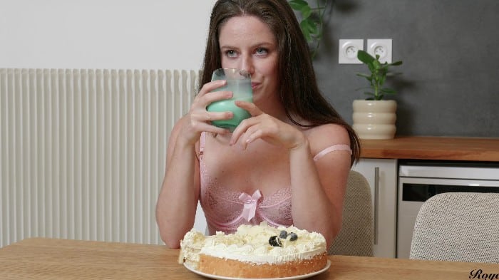 [ManyVids] Jane Royal - She Finished Her Meal By Eating My Cock [2160p] 22