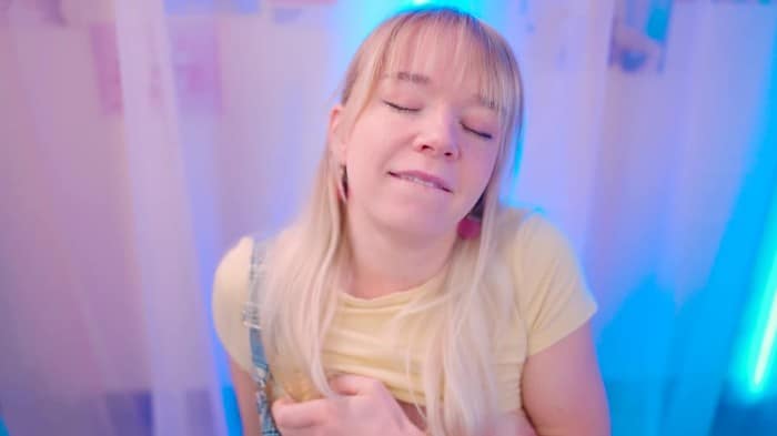 [ManyVids] Your Son's Gf Needs To Cheat With You - Jolie Lyon / Freeleech! 1