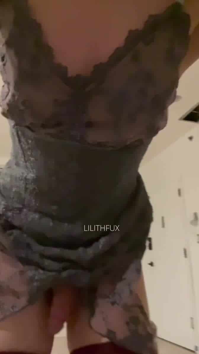 [Onlyfans] 𝔩𝔦𝔩𝔦𝔱𝔥 𝔣𝔲𝔵 (@lilithfux) - [PPV] Lilith Fucked By A Construction Worker (2023-02-26) 4