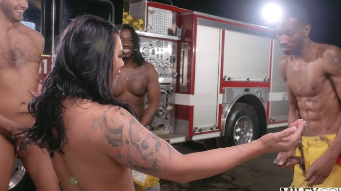[milfy.Com] Yes Chief (eva Angelina, Parker Ambrose, Dan Damage, Sly Diggler, Hollywood Cash, Milan & Dante Colle) - 2160p, 4k {2025-05-21} 2