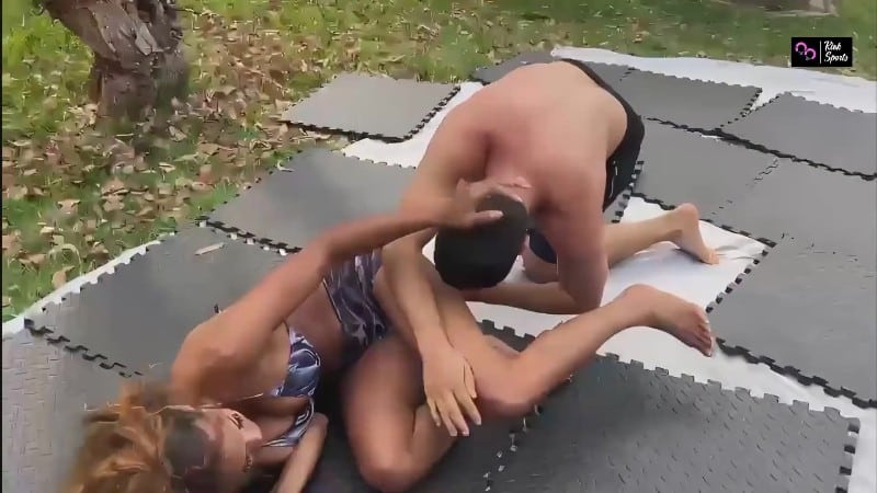Kinksports - Yesenia Vs Manuel Outdoor Battle - Power Thighs 24