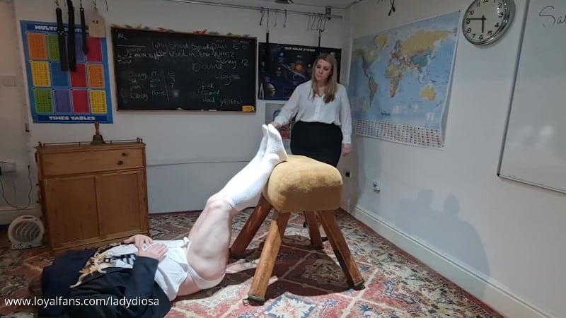 Lady Diosa - Jenny's Bastinado Punishment 5