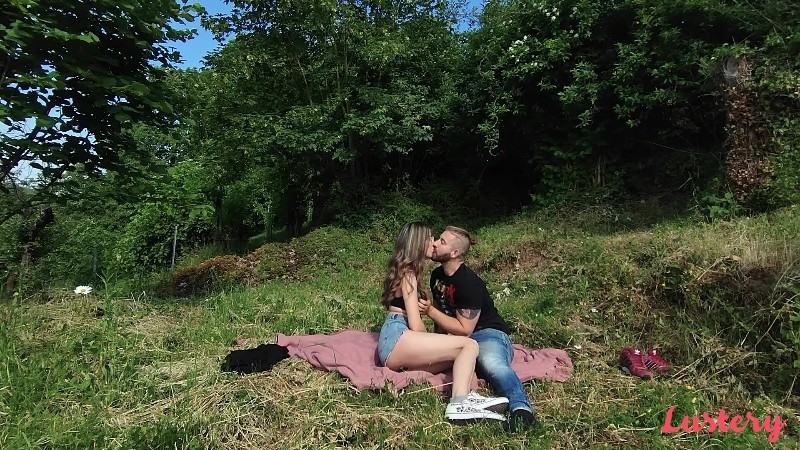Lustery E1778 Olivia And Timo Sunny Self-Service FullHD 24