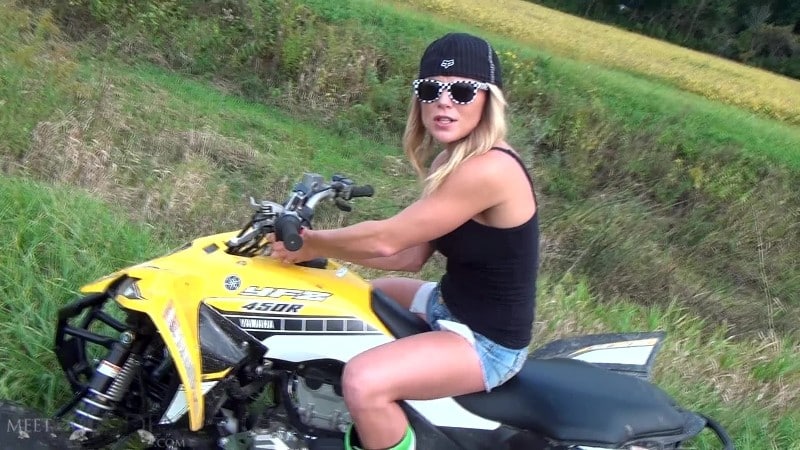 MeetMadden 18 09 26 Riding The ATV FullHD 4