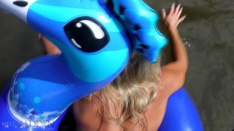MeetMadden 19 07 24 Floaty Fun FullHD 3