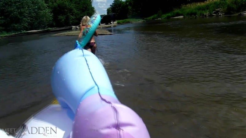 MeetMadden 19 07 24 Floaty Fun FullHD 5