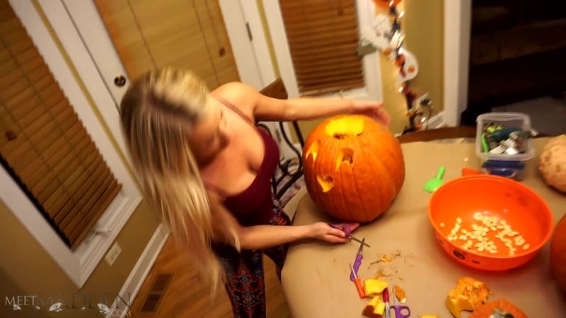 MeetMadden 19 10 30 Pumpkin Carving FullHD 3
