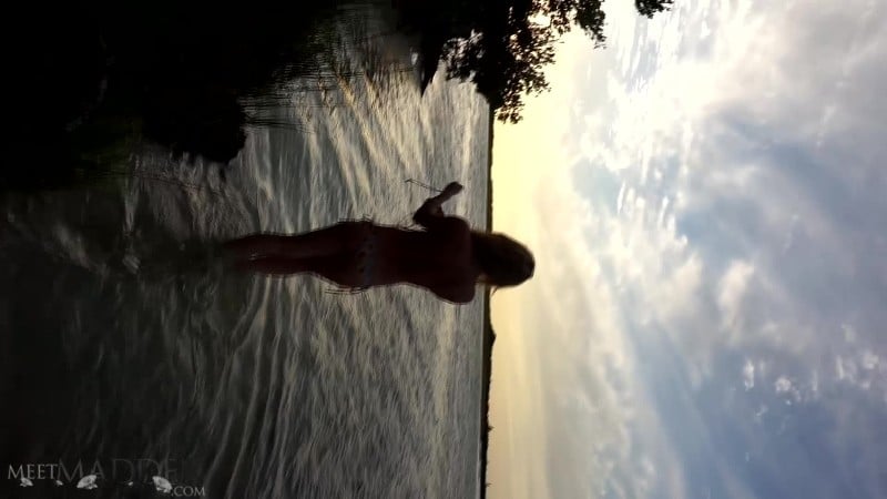 MeetMadden 20 12 09 Sunflowers And Sunshine FullHD 2