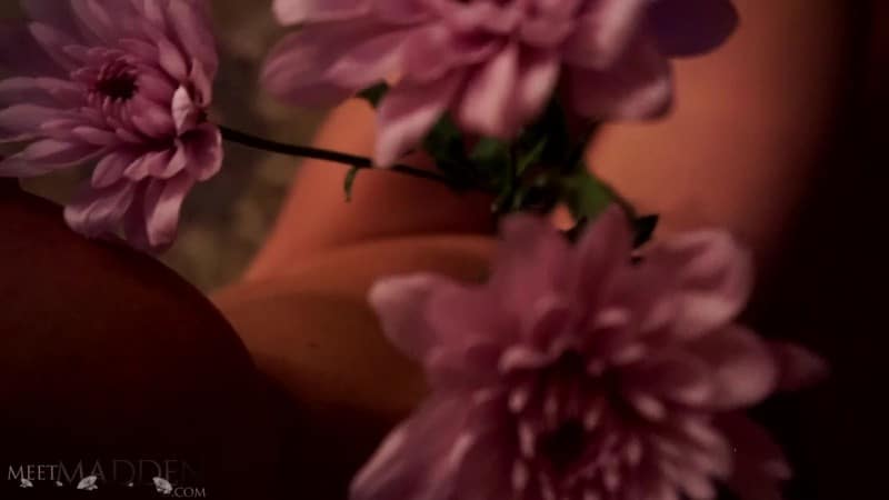 MeetMadden 21 03 31 Sweet Petals FullHD 4