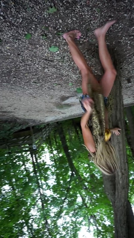 MeetMadden 21 09 15 Gold G String XXX VERTiCAL 1080p 18