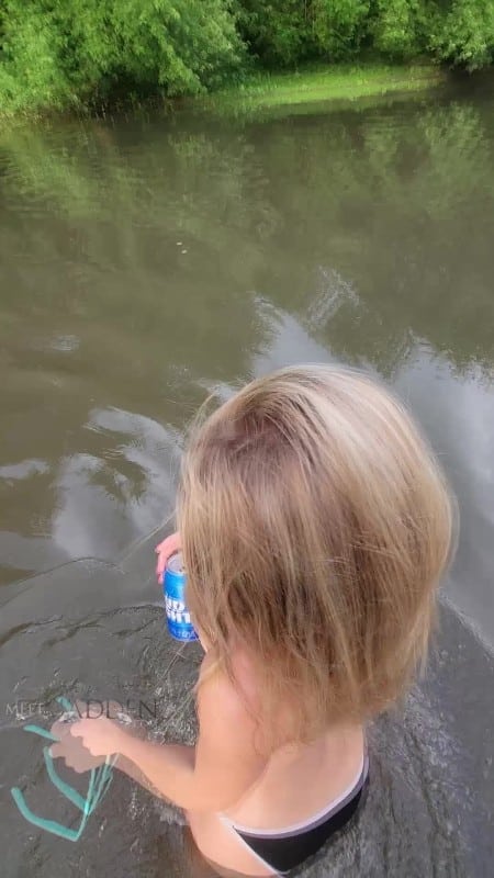 MeetMadden 22 07 20 River Booty Shakin XXX VERTiCAL 1080p 5