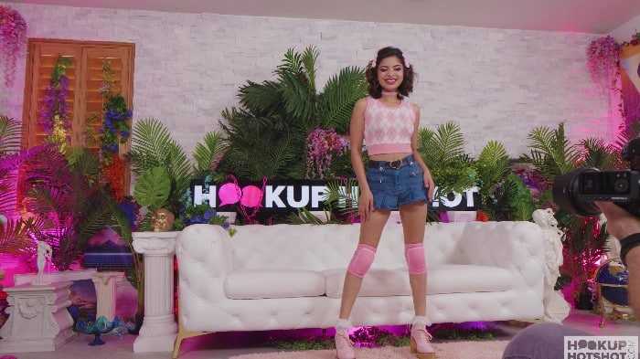 [HookupHotshot.Com] Hazel Heart Bts 2160p 4
