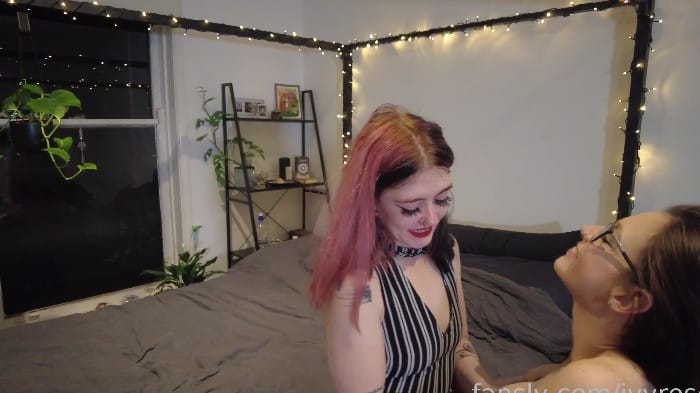 [Fansly] Ivyrose - Gg Strapon Fuck With Nikikinki [2160p] 15