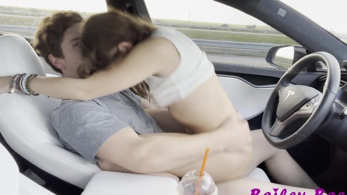 [Manyvids] Luke Cooper And Bailey Base - Fucking While The Car Is Self-Driving 3