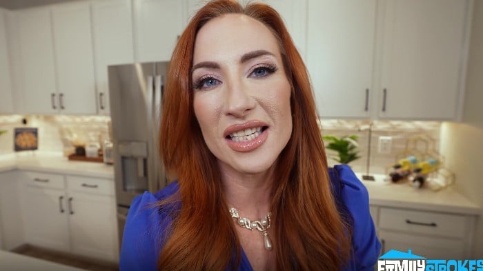 Pervmom - Sophia Locke - Laundry Time Sophia Locke Tries To Sniff Before Sucking And Fucking [2160p] 1