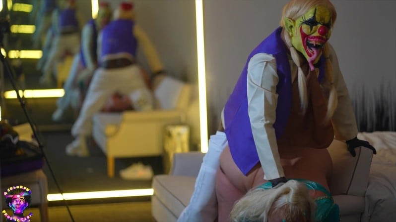 28 07 2025 Yurievij Manyvids GIbbyTheClown Aladdin and Jasamine A Slutty Tale W Alexis Andrews 1080p 4