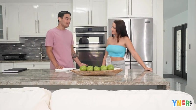 Bang YNGR 25 07 25 Kloe Love FullHD 1