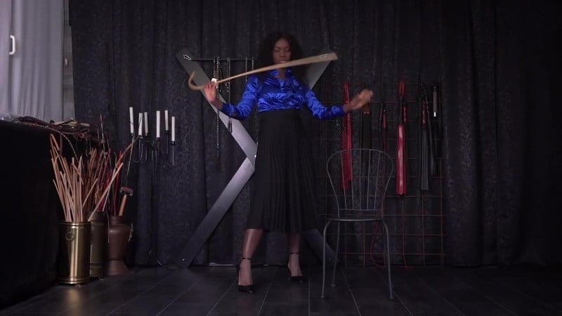 FemdomFoto - Miss Abiola - Strict Black Teacheress (German) 8
