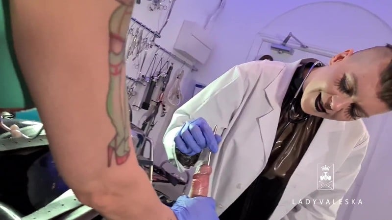 Lady Valeska - Rubber Nurses Sound Their Gimp 3