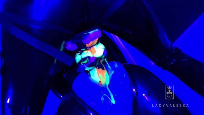 Lady Valeska - UV Pegging 4