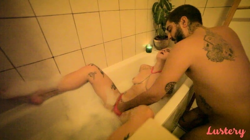 Lustery E1803 Dino And Lulu Sexy Bath FullHD 18