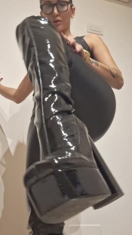 Miss Lady Chantal - Leather Goddess 4