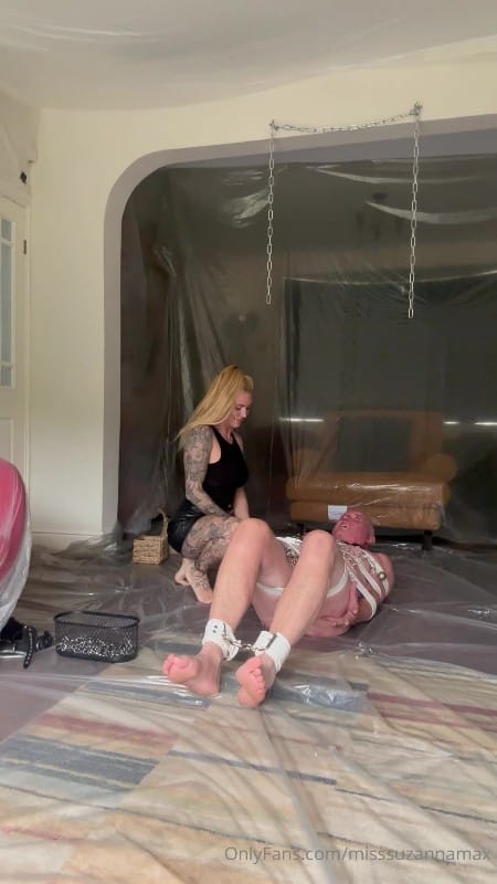 Miss Suzanna Maxwell - It Was Painful Putting Them On But Nothing Compared To 1