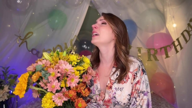 SneezeGoddess - Birthday Sneeze Fit 2