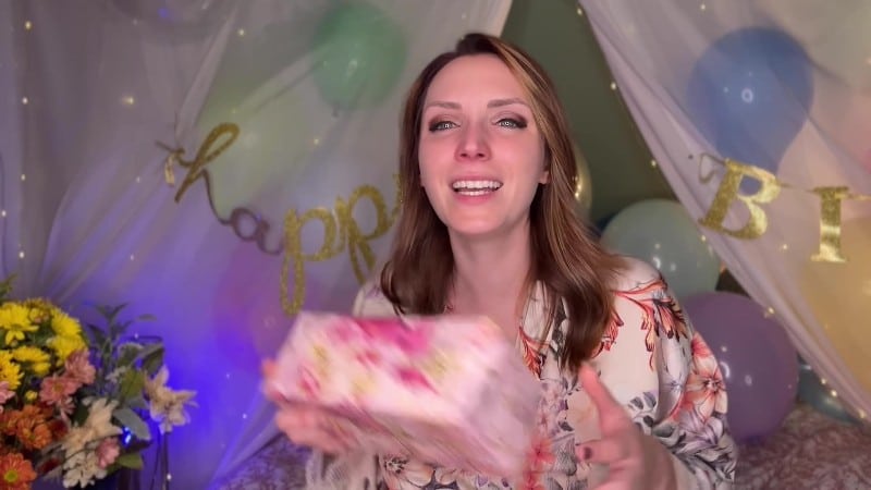 SneezeGoddess - Birthday Sneeze Fit 3