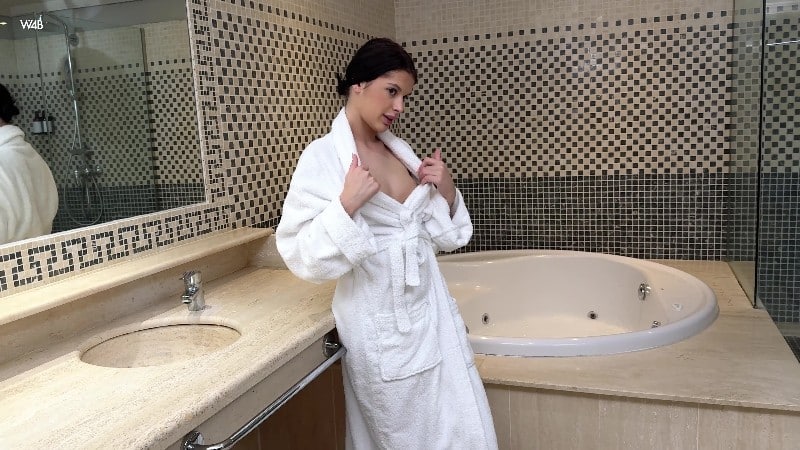 Watch4Beauty 25 07 20 Asandra Dewy Happy And Clean Backstage 4k/1080 13